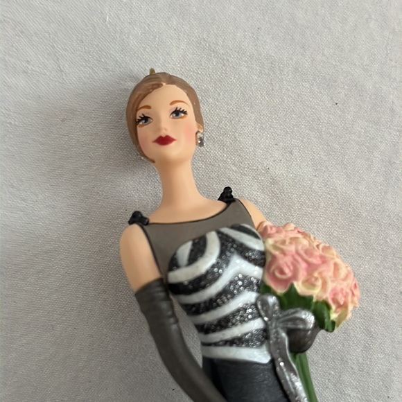 Barbie Hallmark Keepsake ornament 40th anniversary gala celebration - Picture 4 of 8